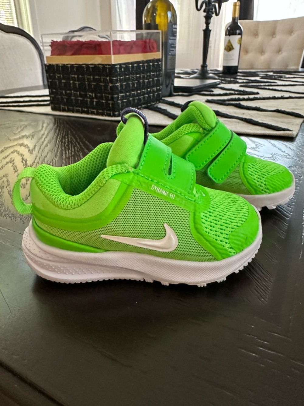Baby/ Toddler 4C Nike Dynamic Fit Sneakers in Green - Picture 11 of 14